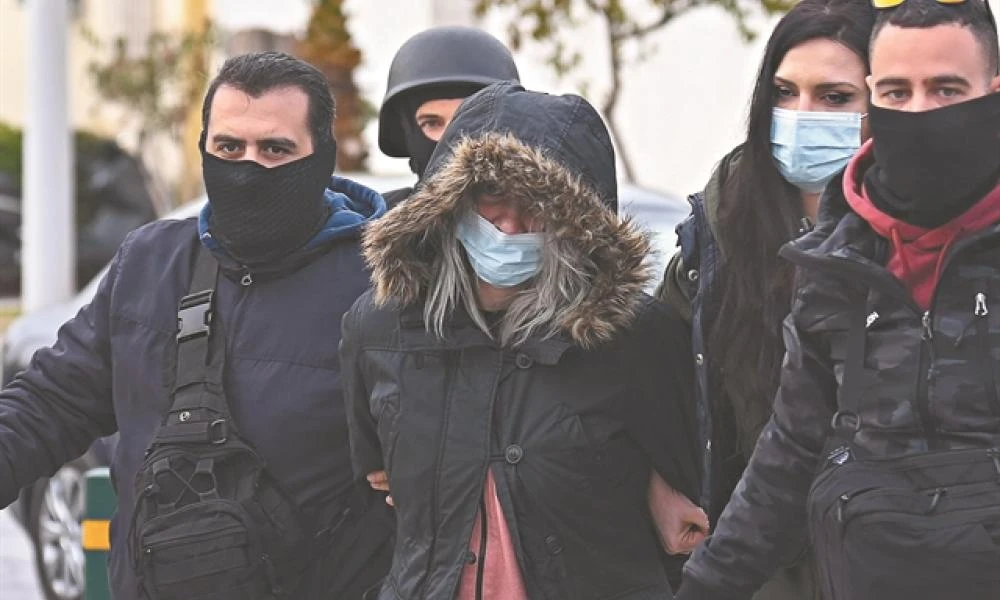 «Βόμβες» από ιδιωτικό ερευνητή: Οι εκθέσεις για τους θανάτους Μαλένας και Ίριδας ενδέχεται να φέρει και νέες συλλήψεις